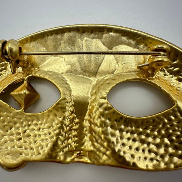 Vintage gold tone clear blue rhinestones teardrop crying masquerade mask brooch - Picture 6 of 7